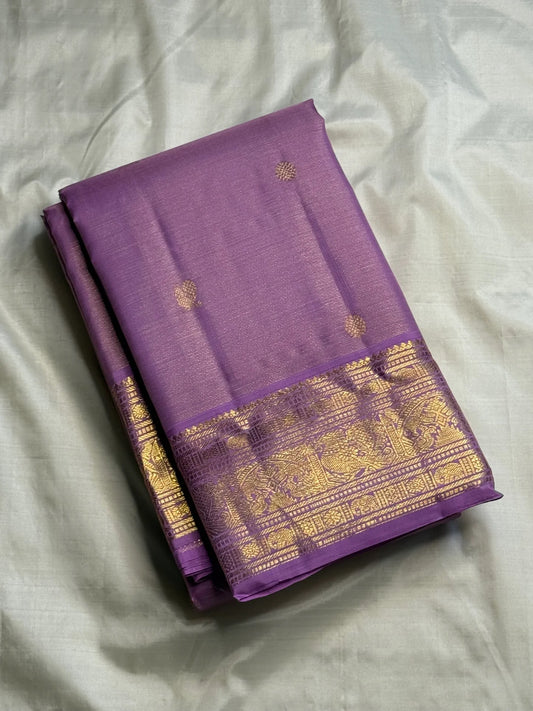 Rich gold zari pallu on lavender mauve handwoven Kanchipuram silk saree — Idam Living