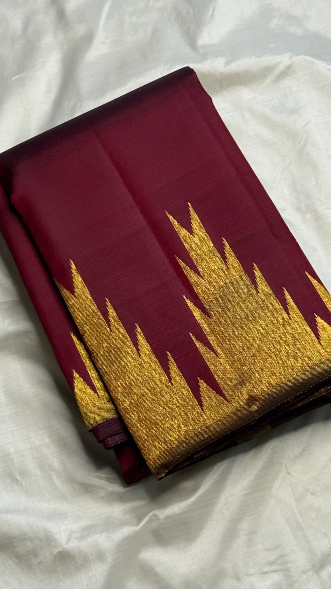 Deep maroon Ettukol Kanchipuram silk saree, full front view
