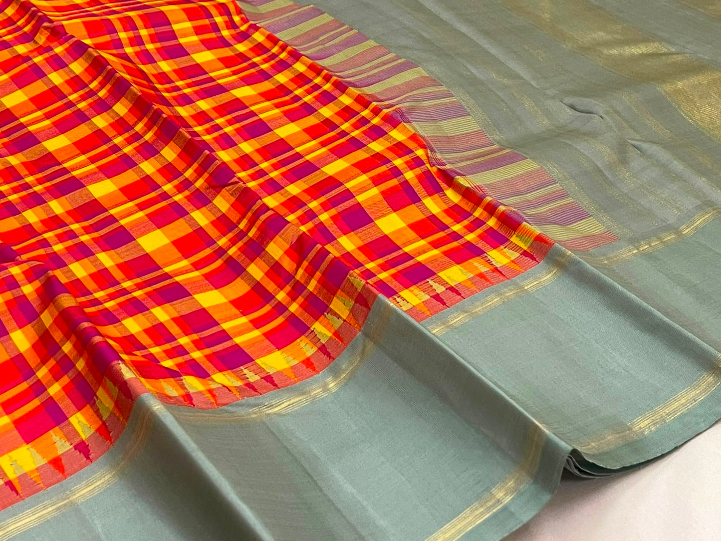 Vibrant Multicolour Handwoven Pure Silk Kanjipuram Saree with Kanchi Kattam Weave
