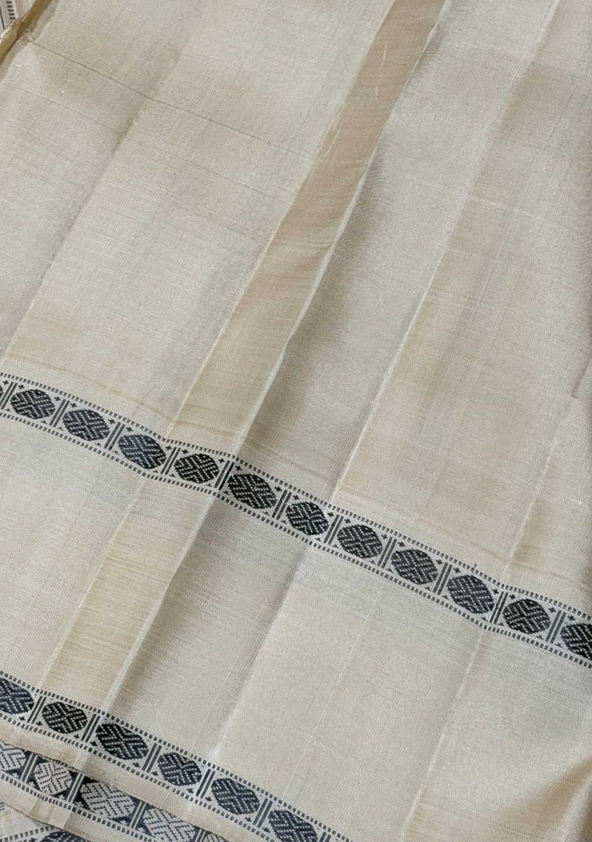 Zari and weave detail of the Maroon and Black Striped Premium Zariless Korvai Kanjivaram Saree with Off White Rettapet Rudraksham Borders.