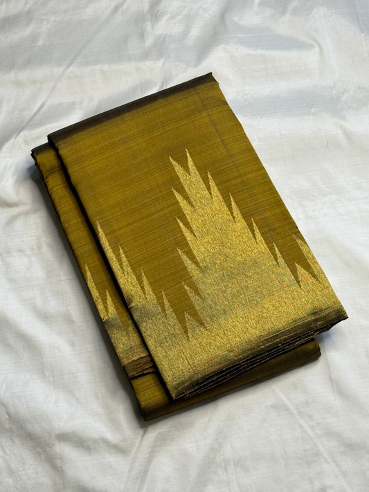 Ettukol antique copper zari pallu on olive green Kancheepuram pure silk saree — Idam Living