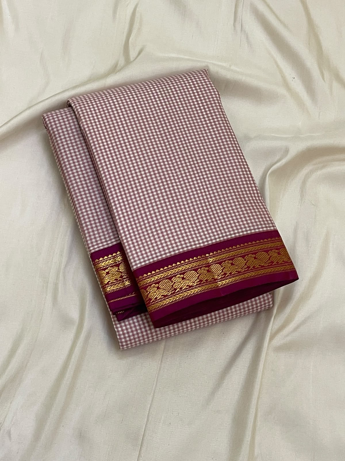 Red and Ivory Handwoven Pure Silk Kanchipuram Saree with Mini Kattam and Arakku Border, pallu detail