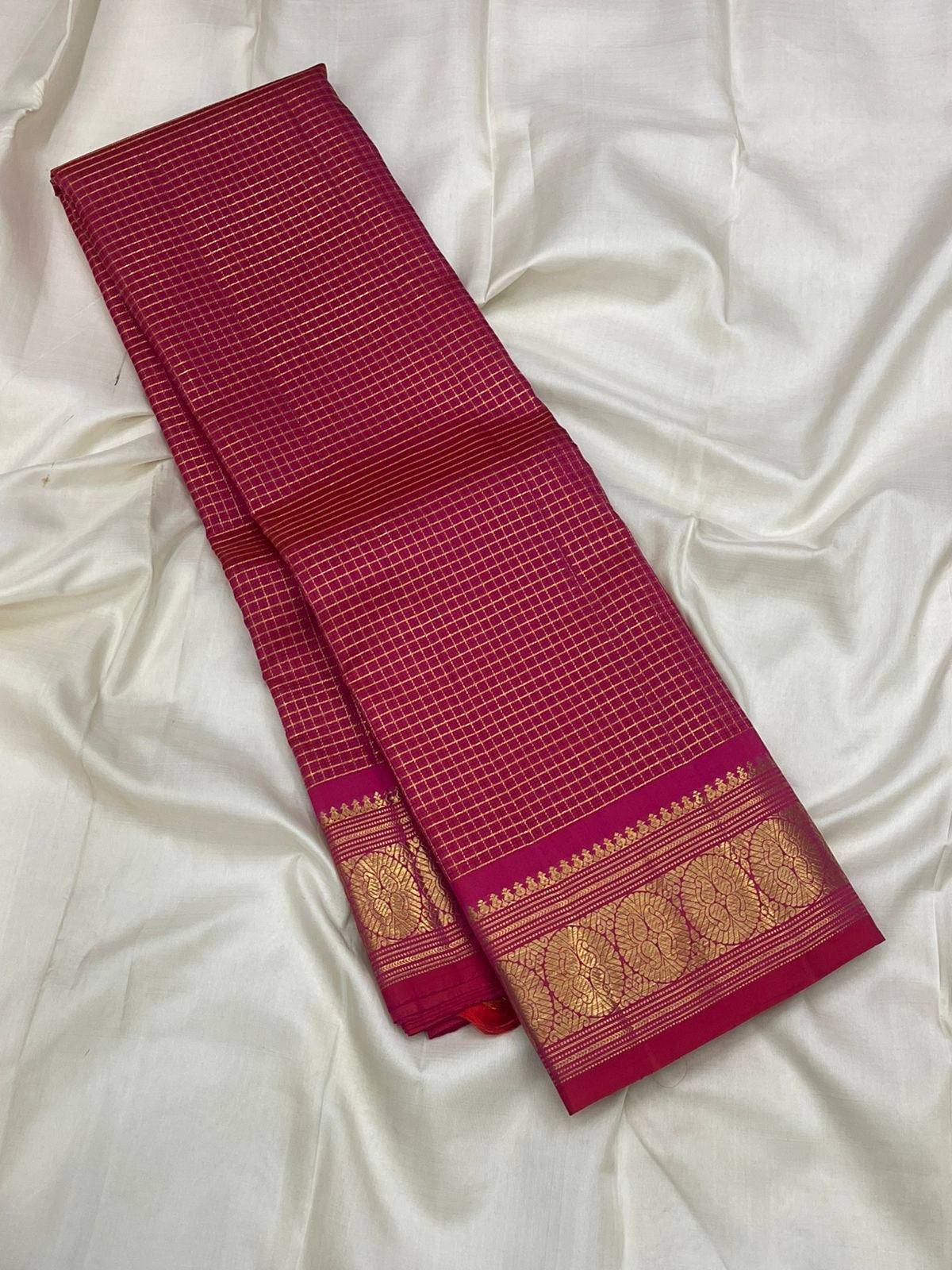 Pavun butta detail in gold zari on radiant pink pure silk Kancheepuram saree — Idam Living