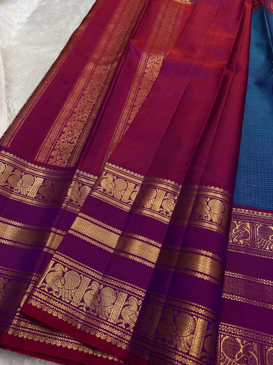 Royal blue and magenta Kancheepuram Varisaipet silk saree, full drape