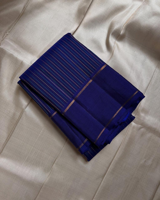Vairaoosi weave close-up on royal blue KanchiPattu silk saree