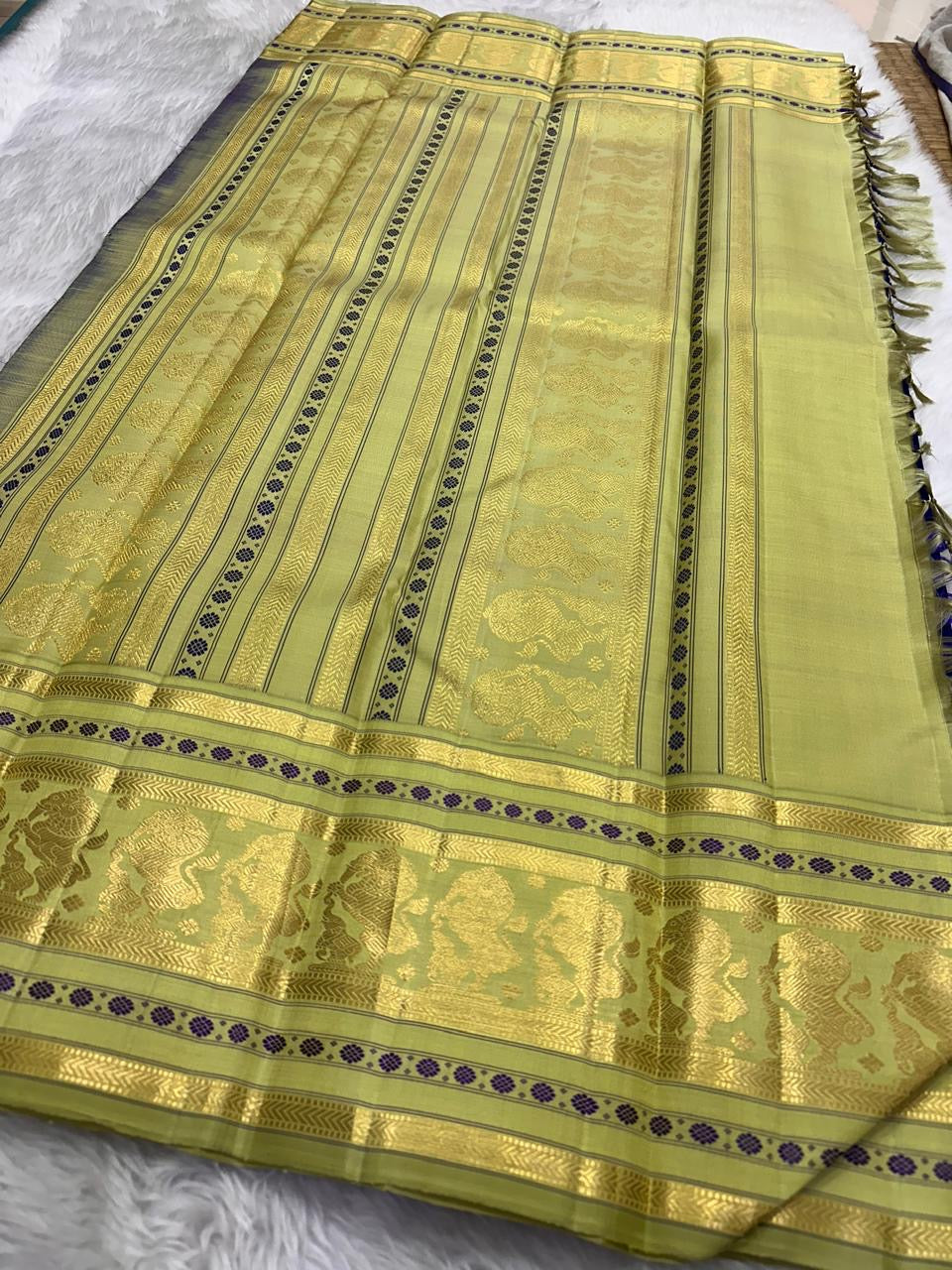 Royal Violet Handwoven Pure Silk Kanchi Pattu Saree with Zari Buttas and Pale Antique Gold Border