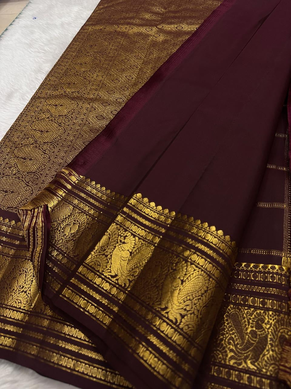 Traditional lightweight Kanjeevaram silk saree in deep cinnamon brown