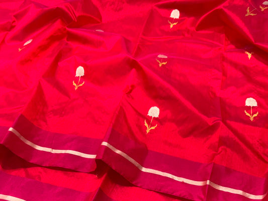 Vibrant sweet chilli red handwoven Pattu Silk Chanderi saree, pallu view