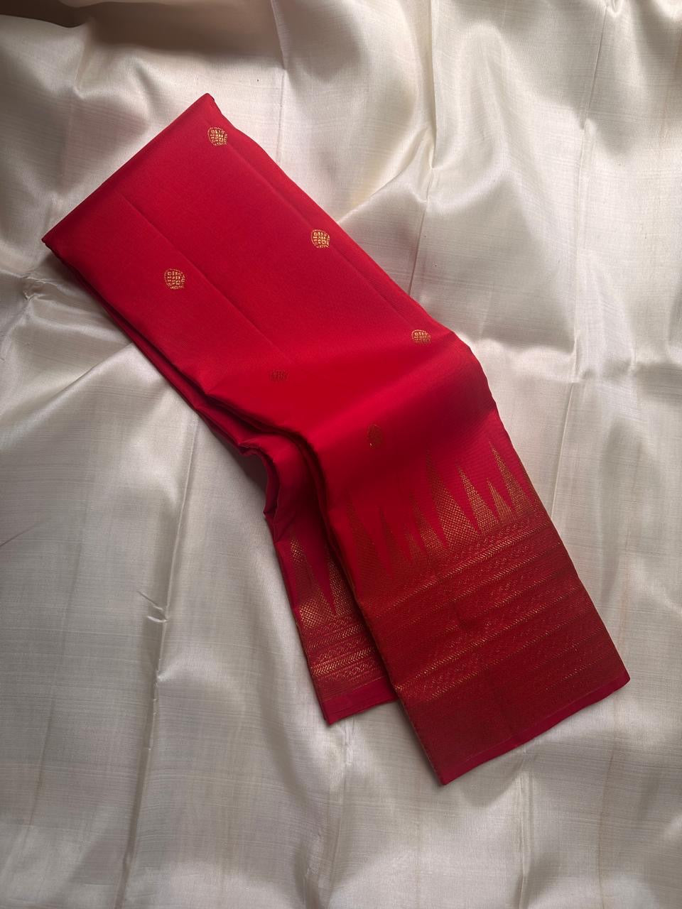 Veena Vermilion -  Red Handloom Kanchipuram