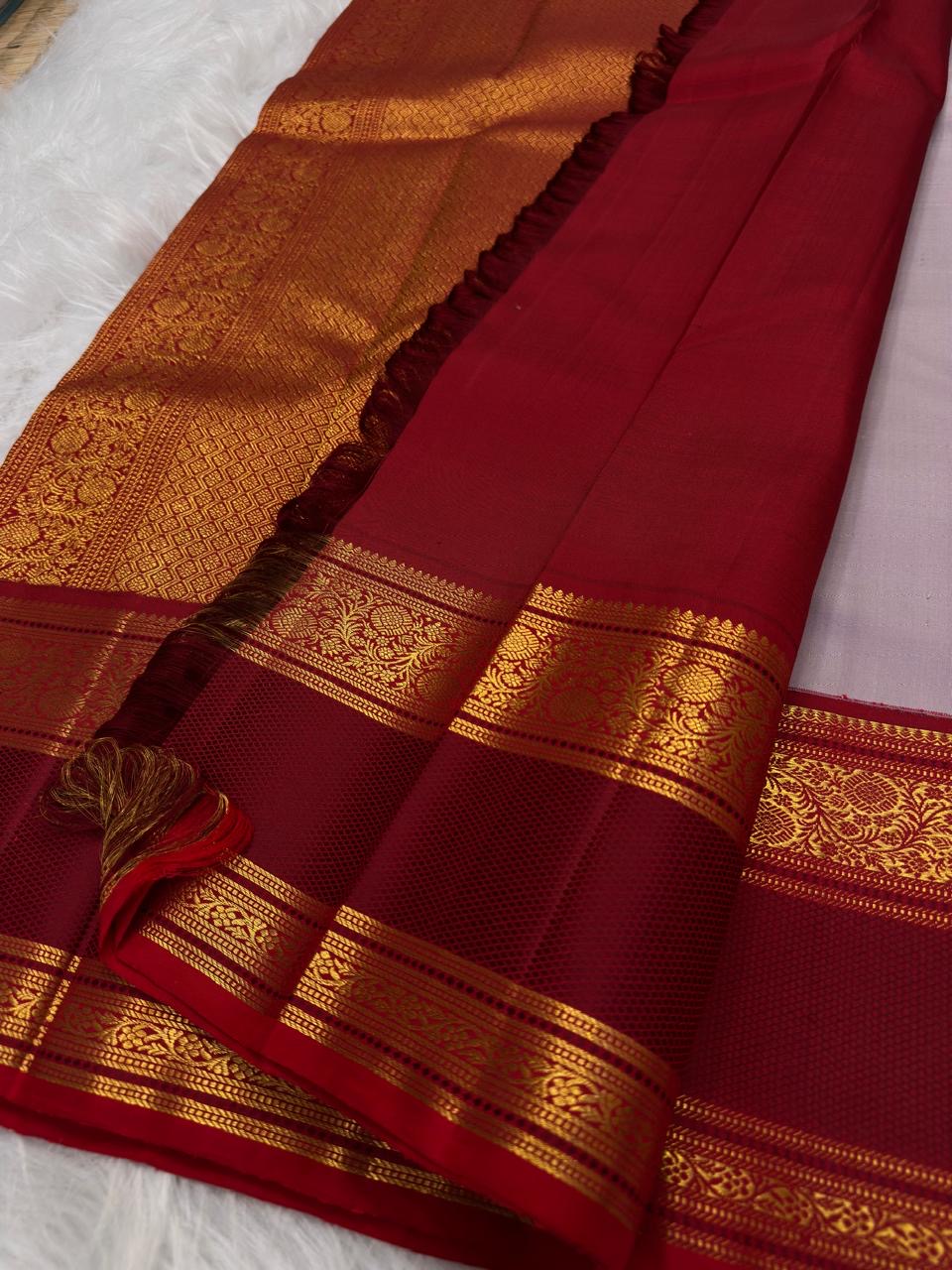 Dusty Lilac Handwoven Pure Silk Kanjivaram Saree with Red Gold Floral Rettapet Border