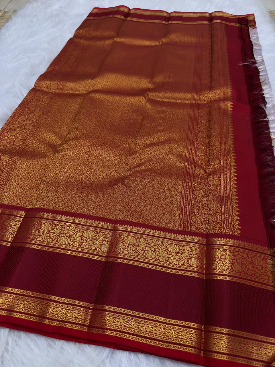 Dusty Lilac Handwoven Pure Silk Kanjivaram Saree with Red Gold Floral Rettapet Border