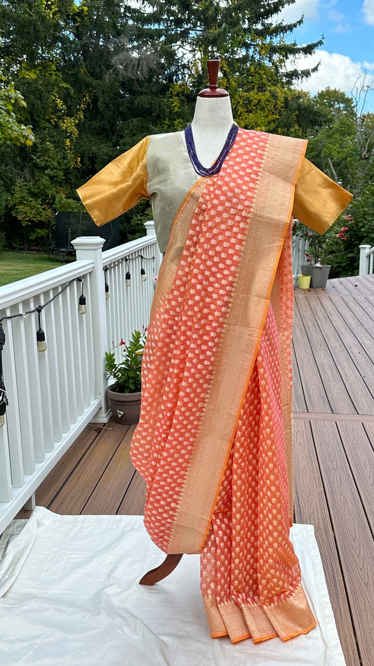 🍑 Peach Sona Roopa — Pure Silk-Cotton Chanderi Saree ✨
Soft peach with gold & silver zari buttas 🌿 Lightweight & elegant
Now $69 (was $99) | Ships from New Jersey | $5 USA Shipping 🇺🇸