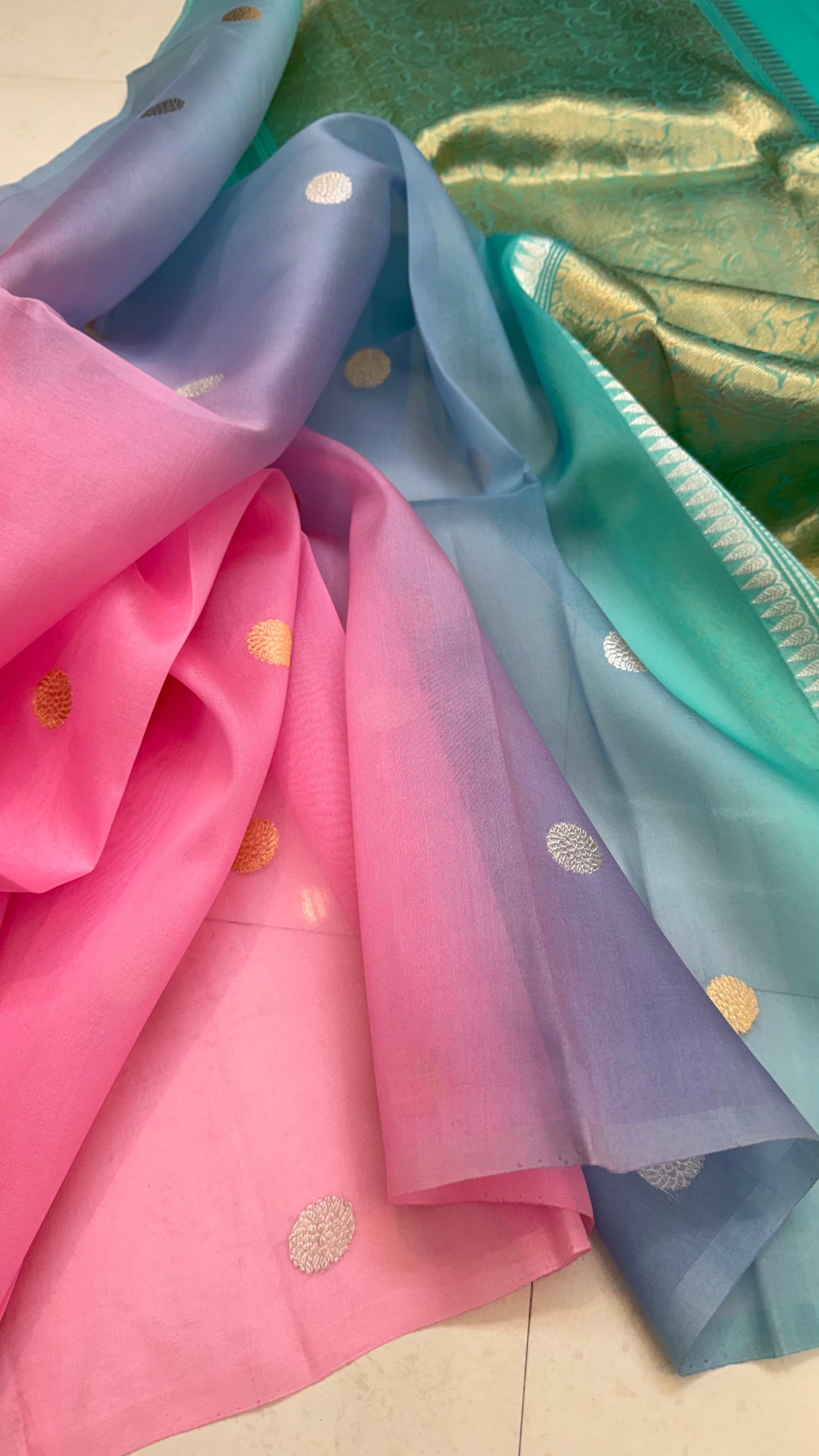 Pure Ektara Kora Silk Handloom Banarasih Saree Parrot green to aqua blue ombré • Kadhua sona-roopa floral buttas • Raw-Mango style minimal weave Silk Mark Certified ✅ • Free USA Shipping ✅ • ships in 2 weeks ✅