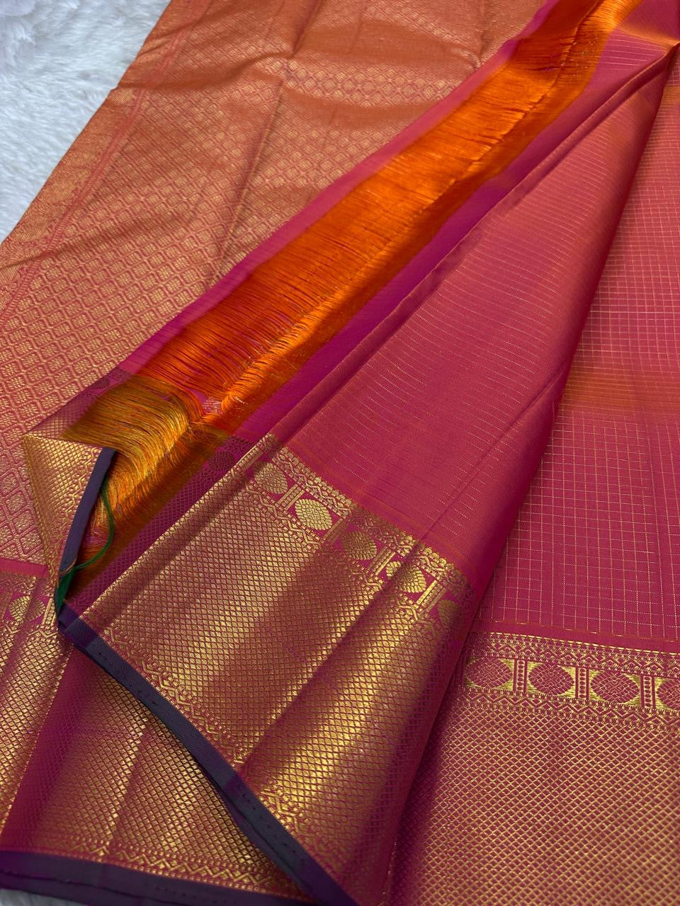 Tejas – Radiant Pink & Flaming Orange shot color Kanchipuram Silk Saree with Zari Kattam, Kamalam Buttas & Intricate Arai Maadam Pallu, Woven from an Exquisite Blend of colors