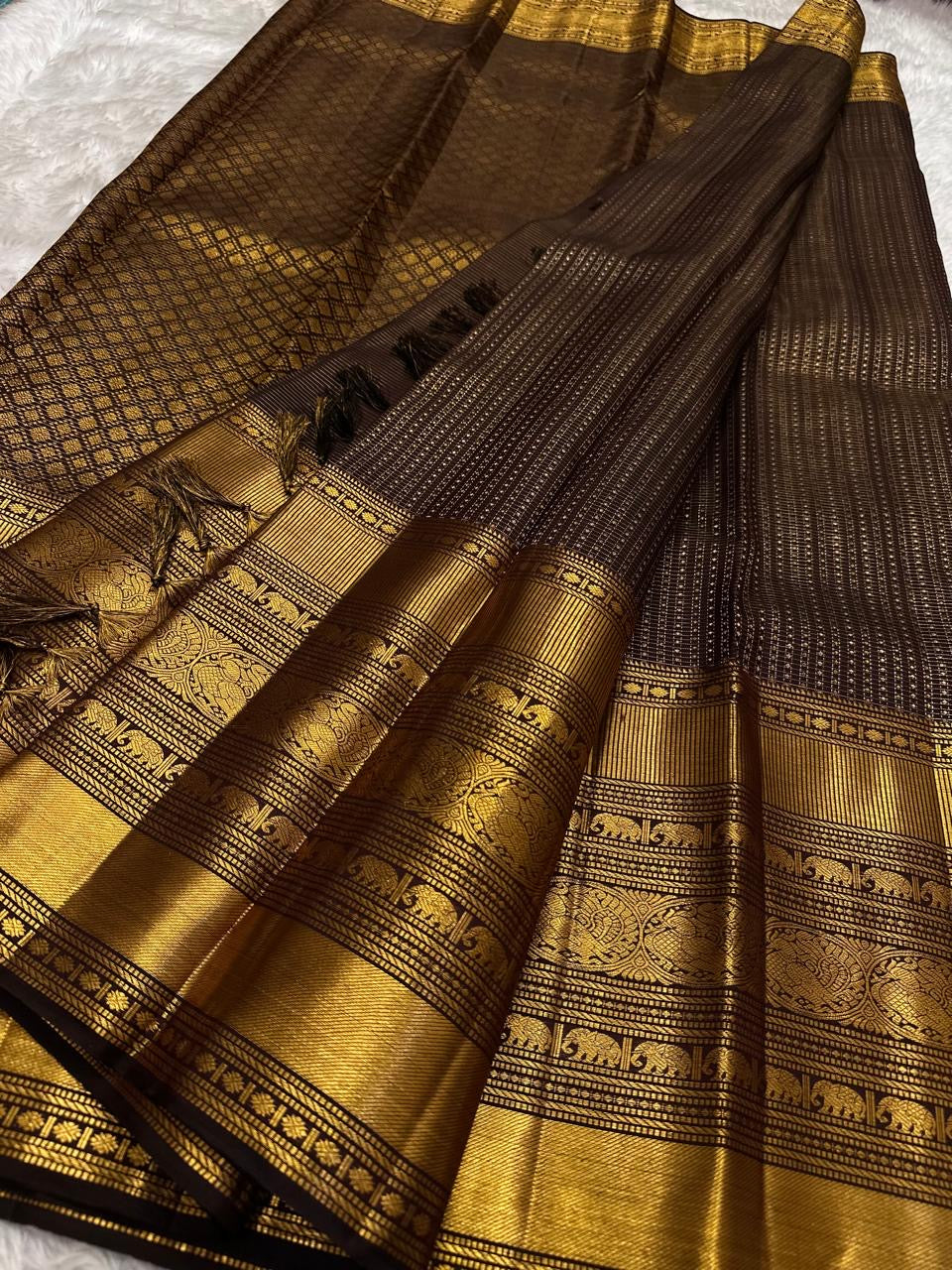 Pure silk Kanchivaram Zari Kattam saree with majestic Yaanai elephant zari border and heritage geometric bands