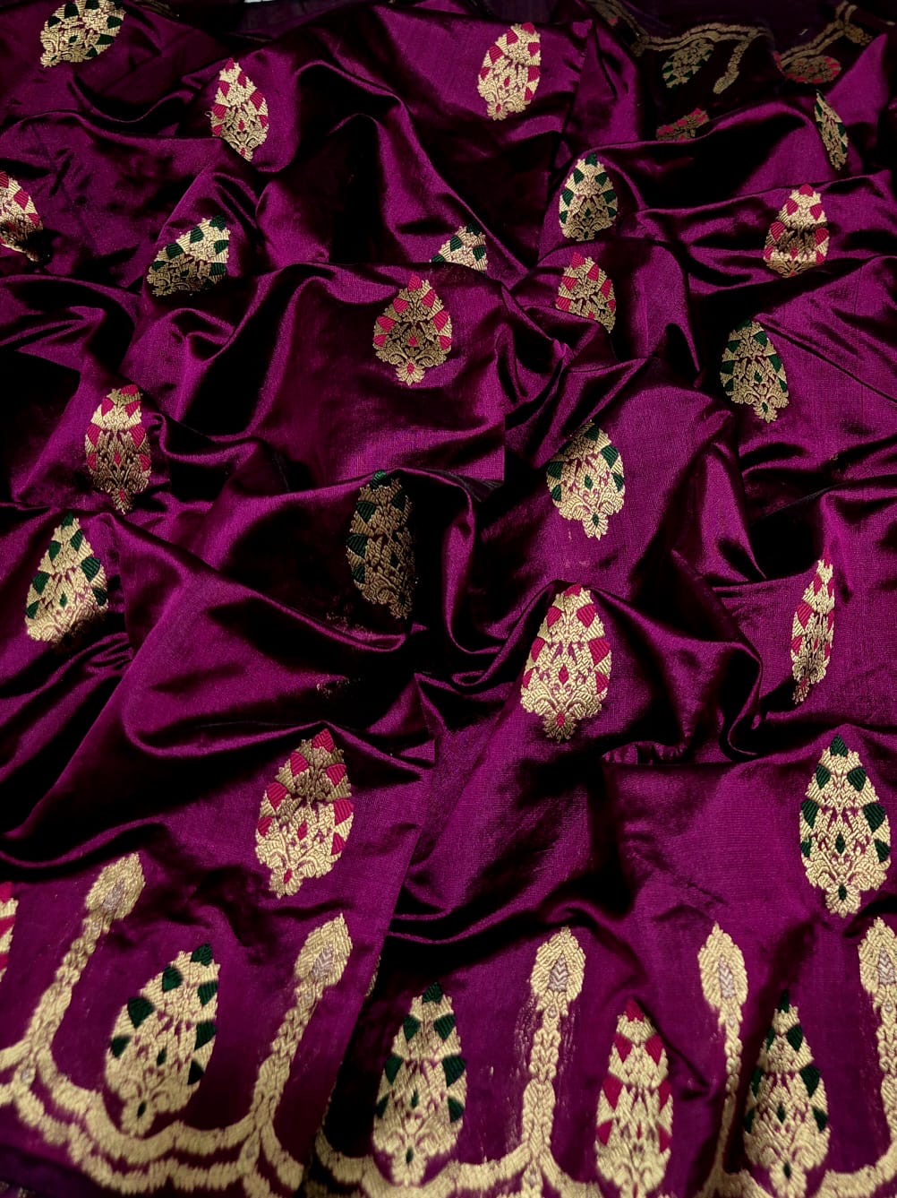 Vadamalli purple Chanderi silk saree showing gold-toned woven body motifs and ornamental border