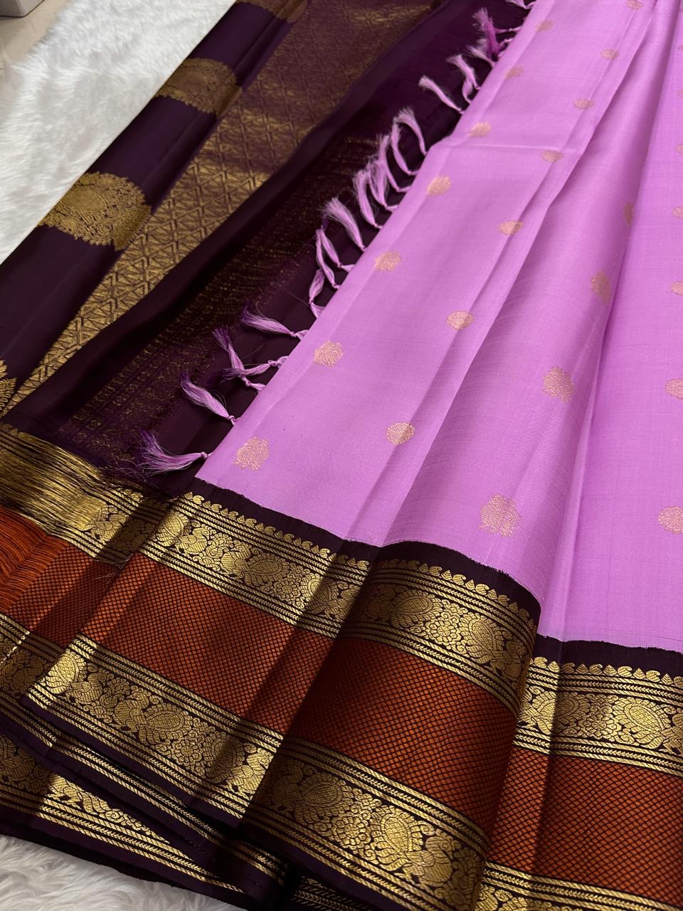 Lavender pure silk Kanchi Pattu saree, Rettapet weave with Deep Aubergine Korvai border — full drape view