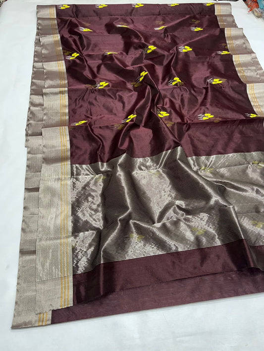 Pure Silk Chanderi – deep brown  with Wheat-Sheaf Buttas
Silver Kaddi Border & Shimmering Silver Tissue Pallu ✨
Silk Mark Certified • Free Shipping within USA • Ships in Two Weeks