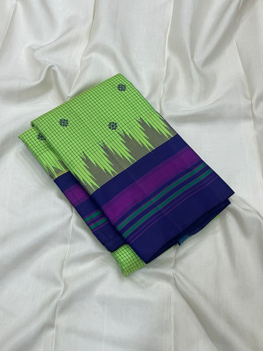 Meadow Green Thazampoo Reku — Pure Silk Kanchipuram Saree
Vibrant meadow-green body with floral buttas & contrast indigo pallu 🌿
Korvai weave with thazampoo reku (petal) motif & magenta borders ✨
Silk Mark Certified • Free Shipping within USA •