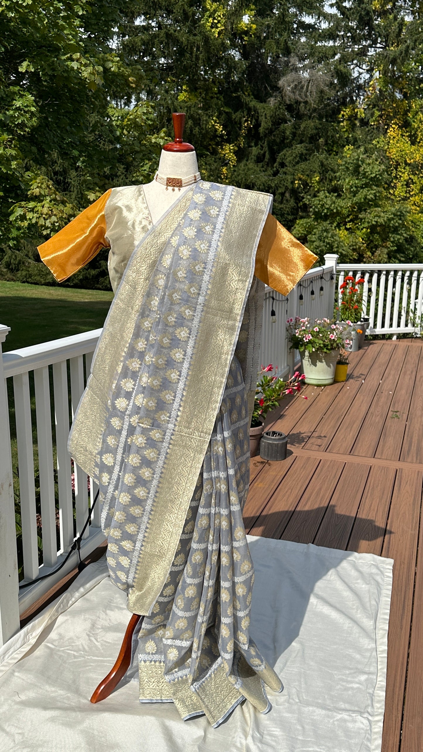 Soft kora tissue  Benares sarees