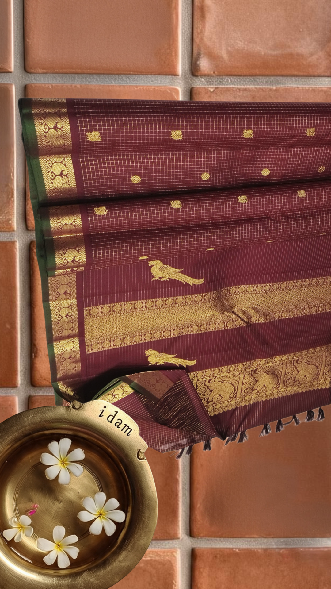 Coffee brown Zari kattam with paisley peacock border kamalam butta and green selvedge , kilo kanjivaram Pallu in pure silk