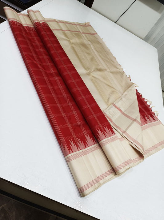 Red kattam pure silk Kanchipuram  with white thazhampoo reku and zari palla