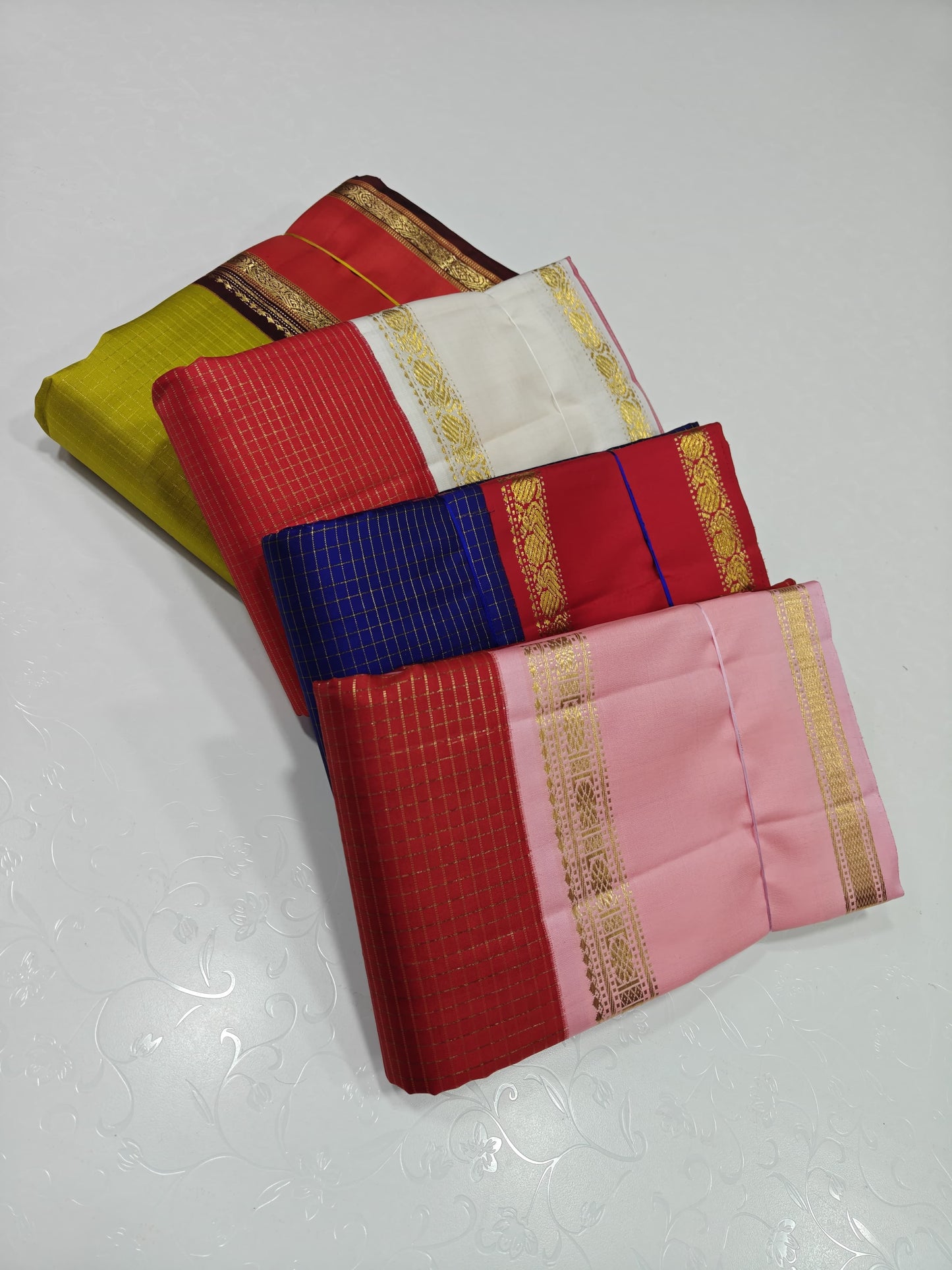 🌸 Lotus Rouge — Pure Kanchipuram Silk Saree
Brick red body with fine oosi stripes, contrast blush-pink borders & antique-gold zari detailing
Silk Mark Certified • Free Shipping within USA • Ships in Two Weeks • Ready in 1 Week