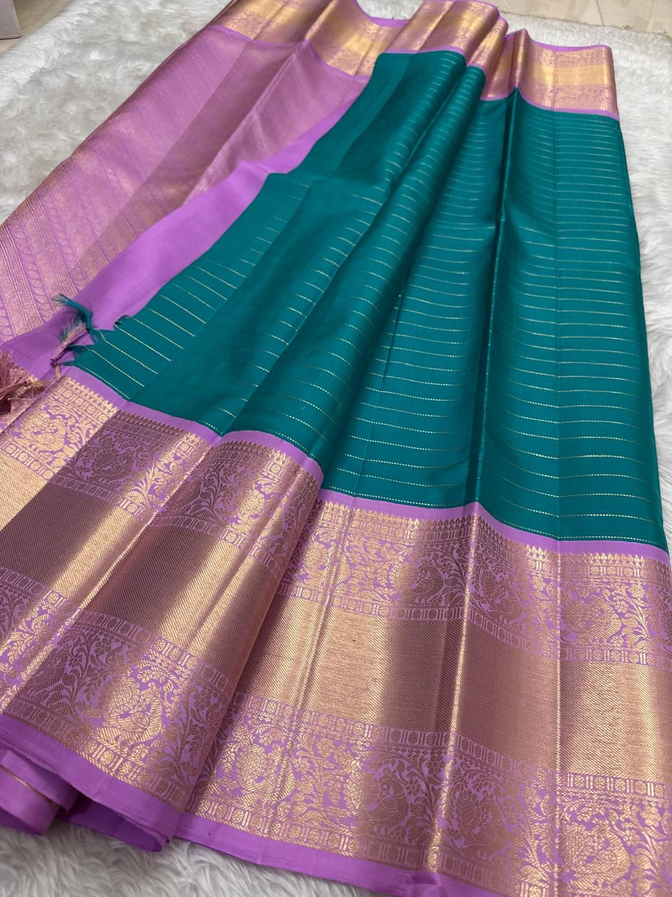 Peacock Teal pure silk Kancheepuram saree, Korvai weave with Royal Purple Zari border — border detail