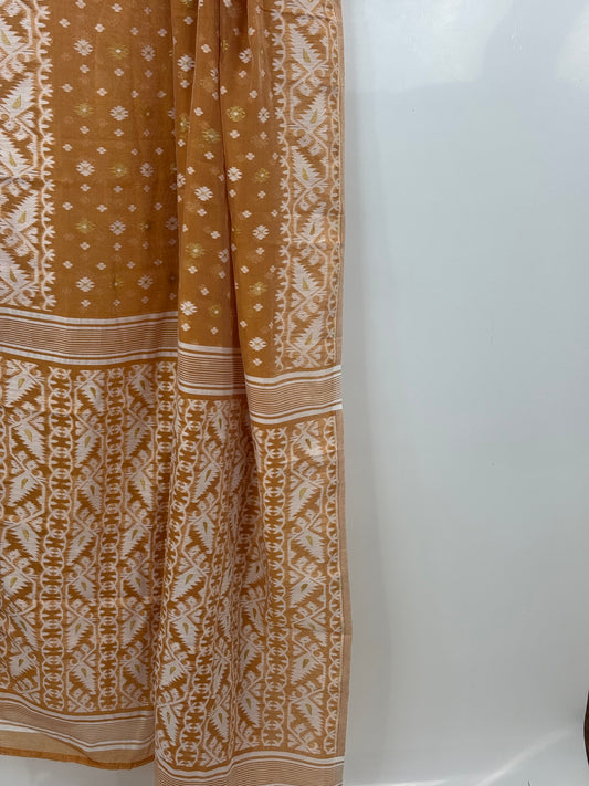Full drape of biscuit-brown Jamdani saree with intricate ivory border detailing