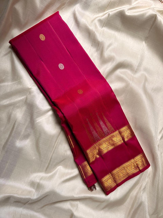 Sweet chilli red pure silk Kanchipuram with unique sonarupa silver hold butta work and rettapet border with thangam velli pallu