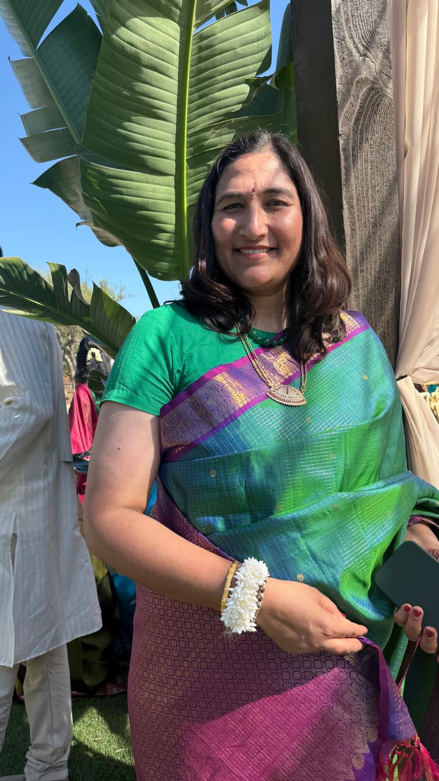 Vrindavan Meadow
Peacock Vairaoosi in Emerald & Lagoon Blue
Pure Kanchipuram Silk · Zari-Woven Border Grandeur