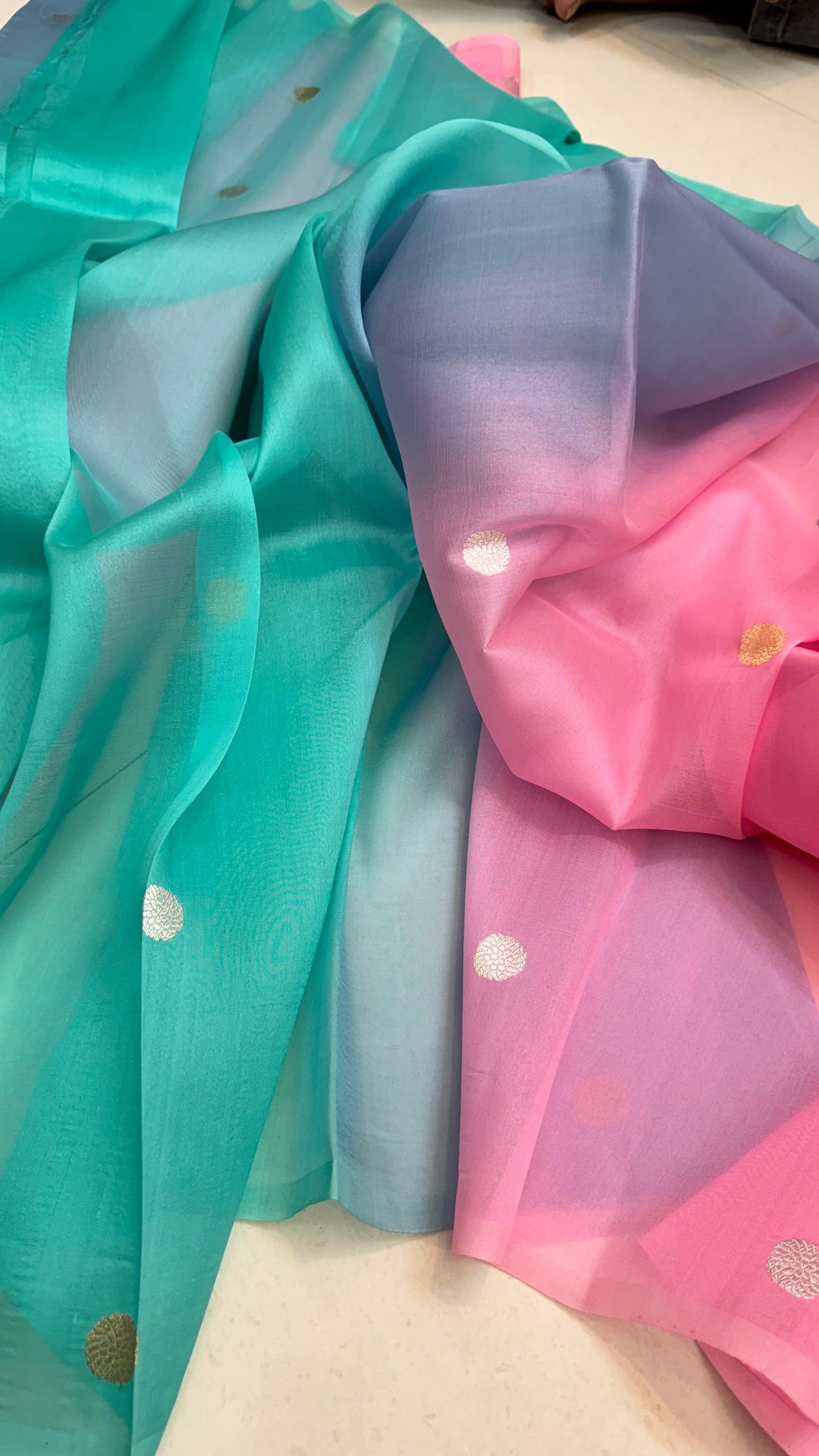 Pure Ektara Kora Silk Handloom Banarasih Saree Parrot green to aqua blue ombré • Kadhua sona-roopa floral buttas • Raw-Mango style minimal weave Silk Mark Certified ✅ • Free USA Shipping ✅ • ships in 2 weeks ✅