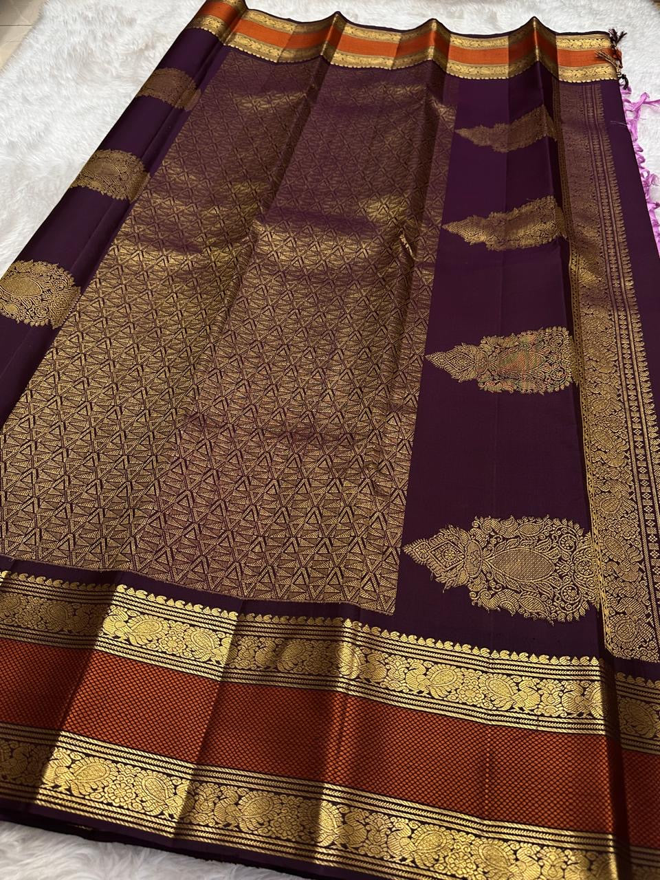 Lavender pure silk Kanchi Pattu saree, Rettapet weave with Deep Aubergine Korvai border — pallu detail
