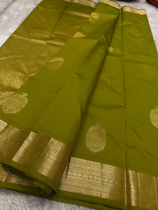 Leaf Green — Thamarai — Pure Kanchipuram Silk Saree
Fresh Leaf Green with Gold Zari Lotus Buttas & Diamond Jaal Pallu
Silk Mark Certified • Free Shipping within USA • Ships in Two Weeks