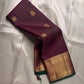 Madhuvanam — Pure Silk Kanchipuram Saree
Brownish-plum body with gold buttas & kattam checks ✨
Antique-gold korvai borders & grand magenta zari pallu 🌸
Silk Mark Certified • Ships in Two Weeks • Free Shipping within USA