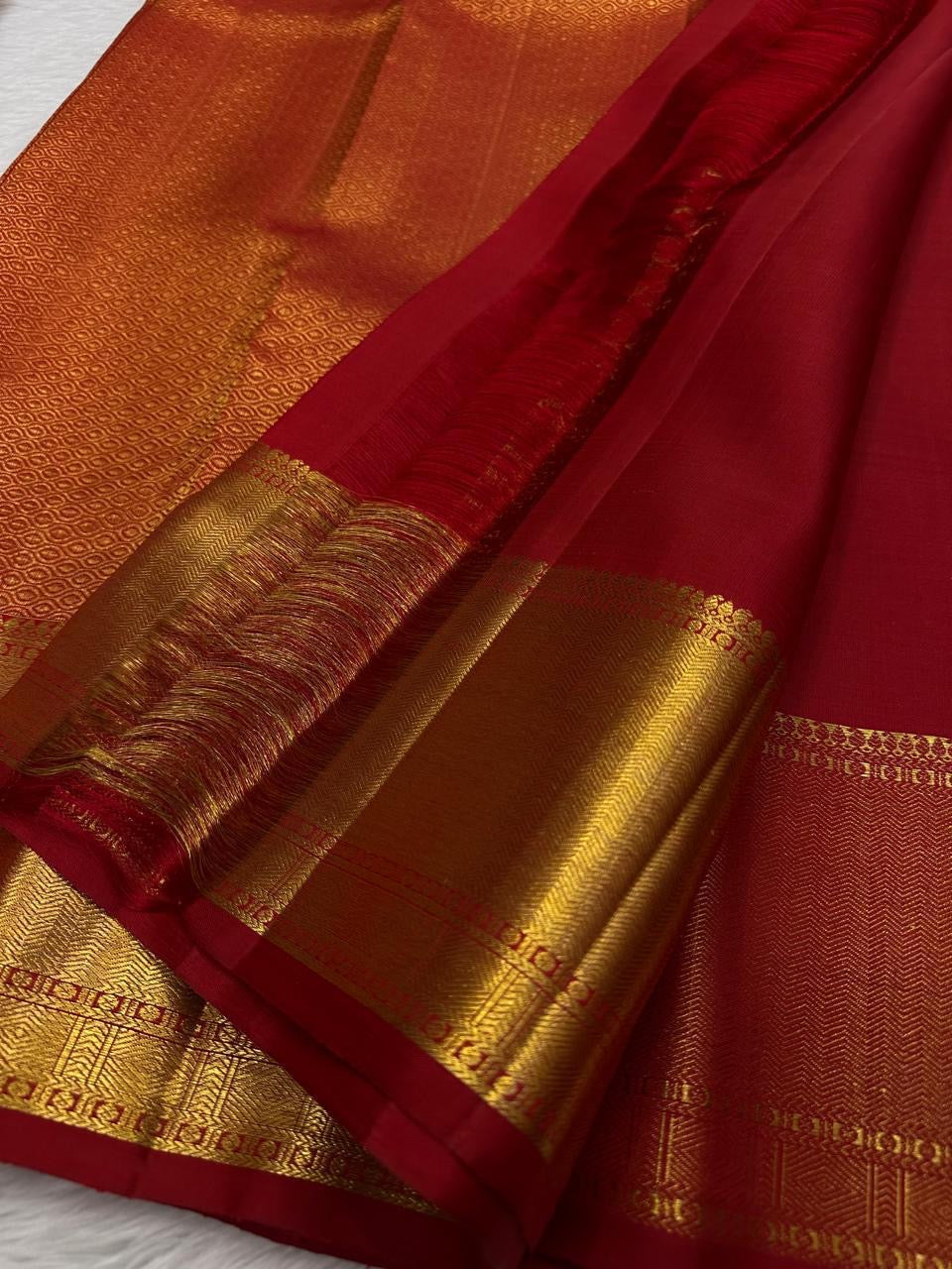 Tara – Red Kanchipuram Pure Silk Saree ✨
Woven with Pure 3G Zari buttas Throughout
Deep Roja-Red Body with Golden Zari Buttas
Broad 3G Zari Border with Traditional Weave
Silk Mark Certified | Free USA Shipping