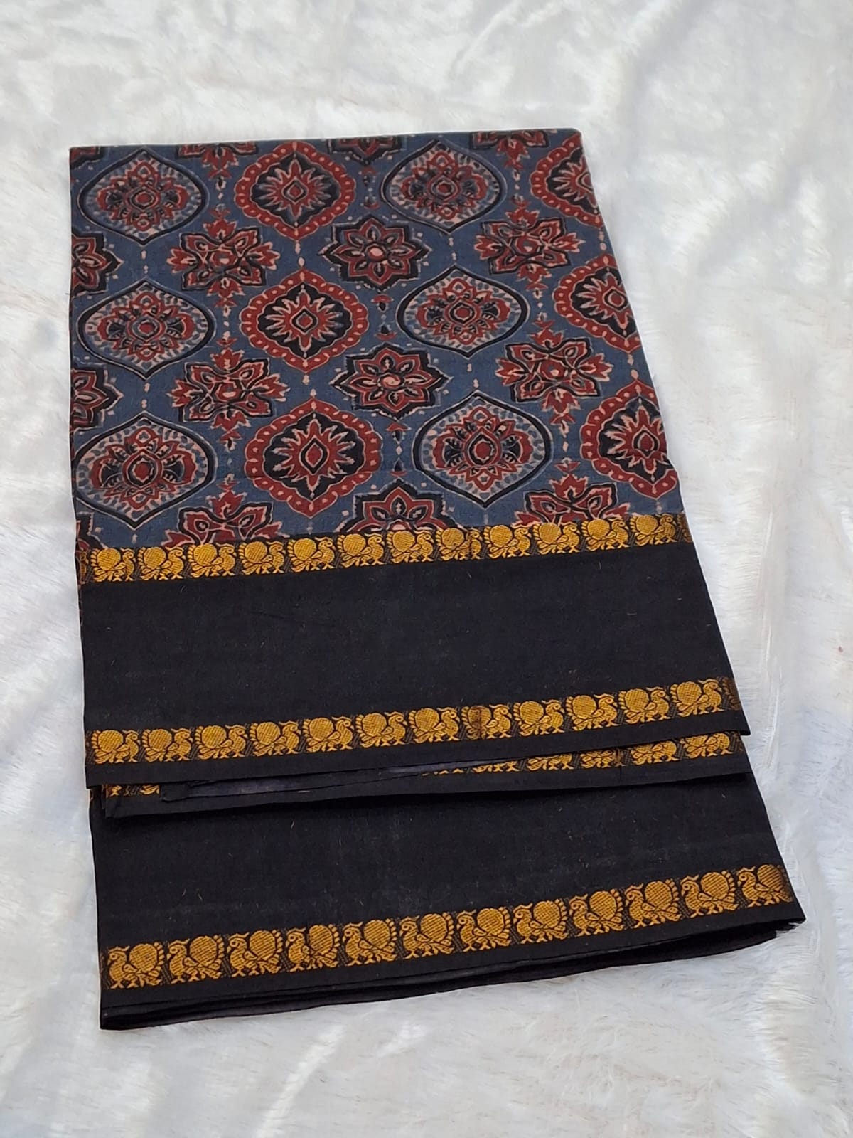 Ajrak Hand Block Print on Pure Madurai Cotton Saree
Clamp-dyed borders by Kattuchayam artisans, naturally dyed in Gujarat
Handcrafted Cotton Elegance • Free Shipping within USA • Ships in Two Weeks