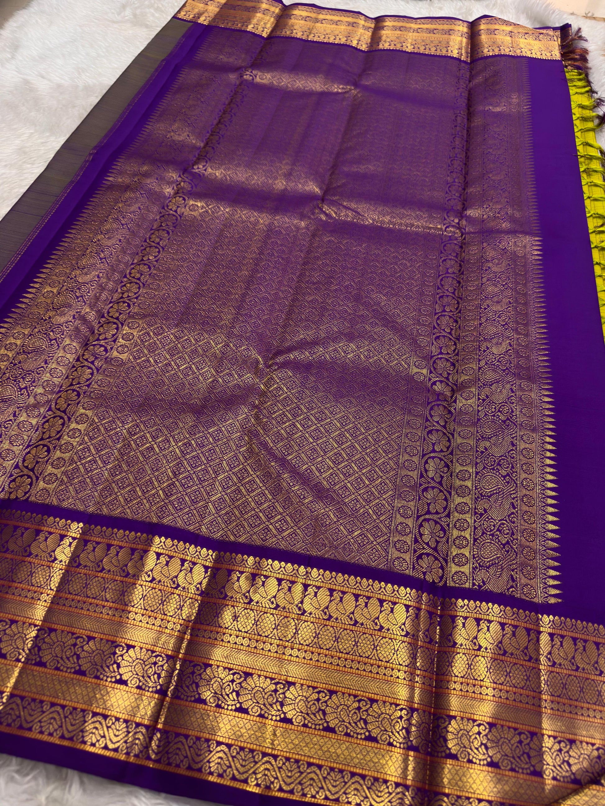 Pure silk Kanchivaram Korvai saree with antique gold zari weaving and oosi kattam grid detailing