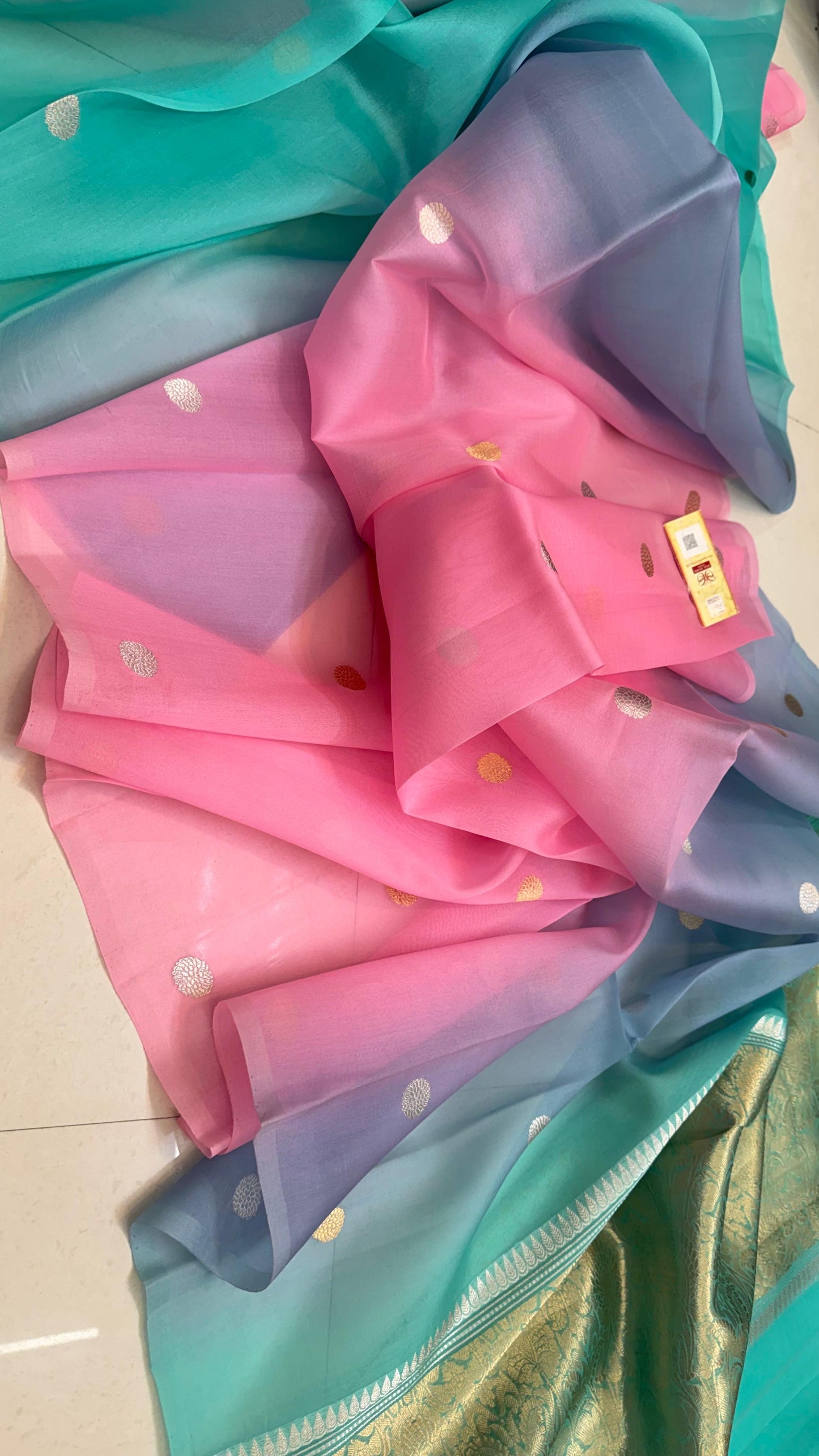 Pure Ektara Kora Silk Handloom Banarasih Saree Parrot green to aqua blue ombré • Kadhua sona-roopa floral buttas • Raw-Mango style minimal weave Silk Mark Certified ✅ • Free USA Shipping ✅ • ships in 2 weeks ✅