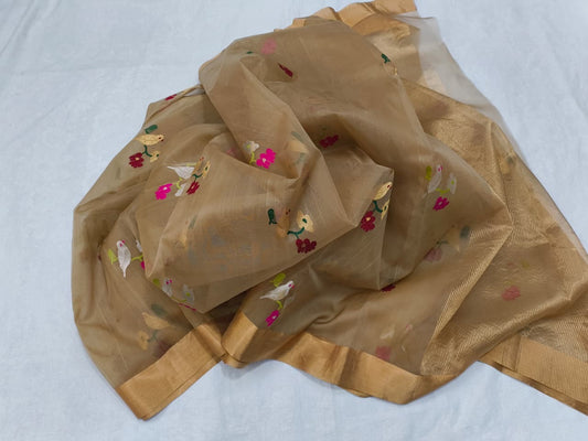 Pure Chanderi Silk Saree
Floral & Bird Embroidery on Sheer Gold-Beige
Tissue Zari Border • Lightweight • Elegant Drape