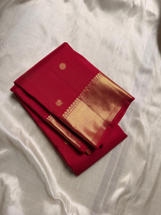 Timeless red classic pure silk Kanchipuram saree mathu seer bavanji border and beautiful Pallu .