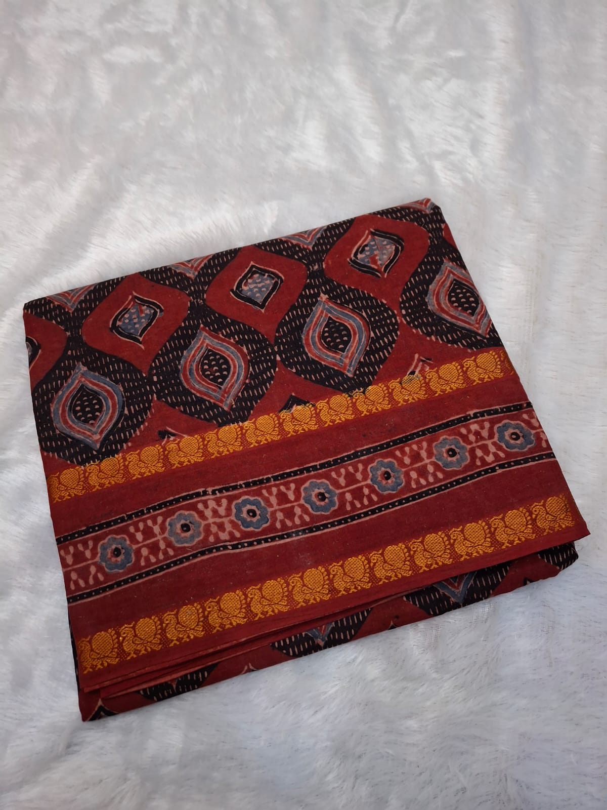 Ajrak Hand Block Print on Pure Madurai Cotton Saree
Clamp-dyed borders by Kattuchayam artisans, naturally dyed in Gujarat
Handcrafted Cotton Elegance • Free Shipping within USA • Ships in Two Weeks