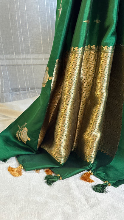 Pure silk kaduva Benares sarees “Raw mango” style - Forest green