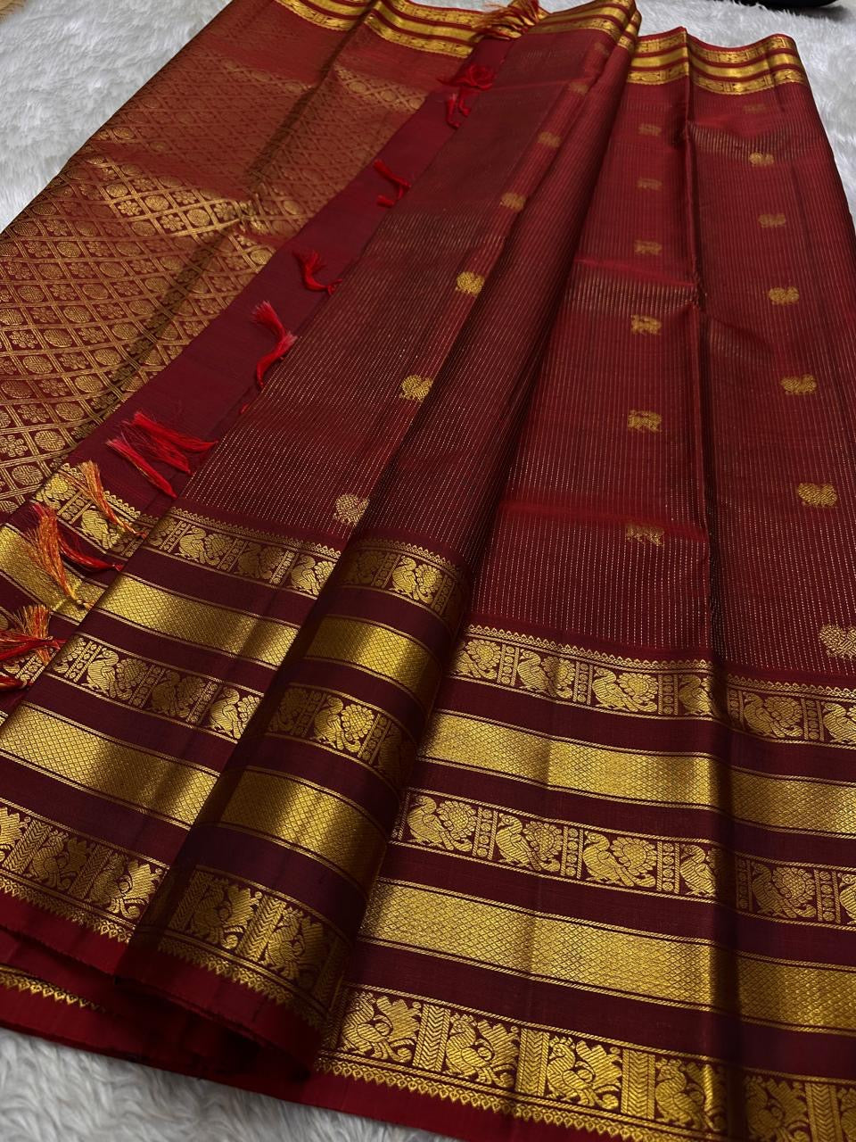 Deep red vairaoosi , Yazhi motif varisaipet border pure silk Kanchipuram saree
