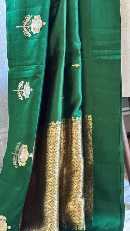 Pure silk kaduva Benares sarees “Raw mango” style - Forest green