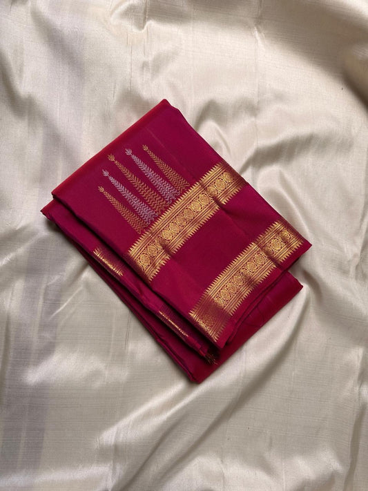 Sweet chilli red pure silk Kanchipuram with unique sonarupa silver hold butta work and rettapet border with thangam velli pallu