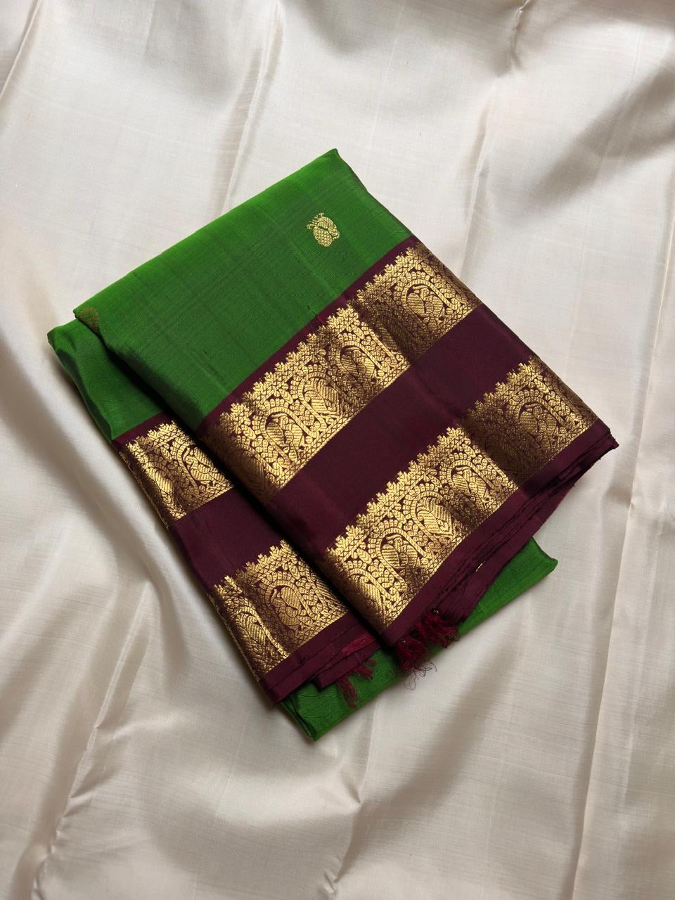 Emerald Green and Deep Plum Rettapet pure silk Kanjeevaram saree, handwoven by Idam Living – view 2