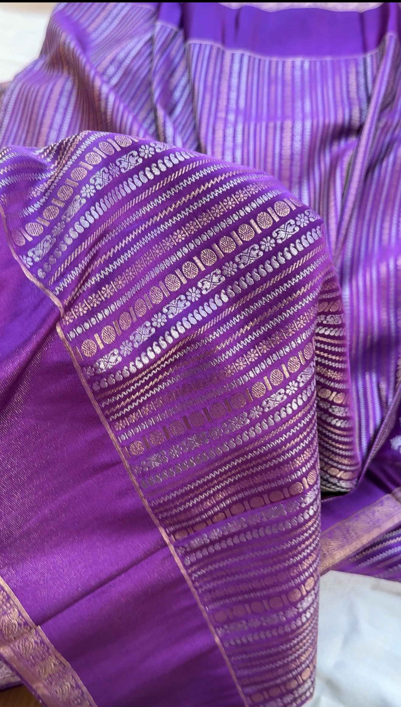 Mashru Banarasi Panel Weave Saree with hsnd Embroidered Blouse ✨
Featuring Gandaberunda, Paisley & Peacock Motifs in Lustrous Mashru Silk
Free shipping within USA ready to ship