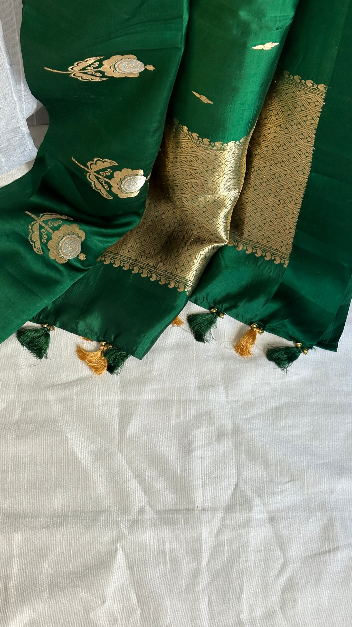 Pure silk kaduva Benares sarees “Raw mango” style - Forest green