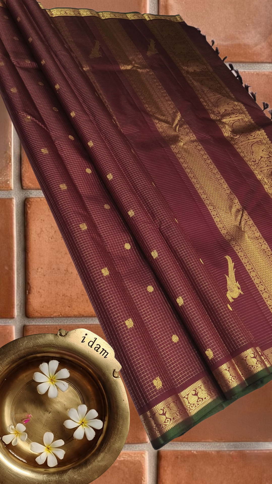 Coffee brown Zari kattam with paisley peacock border kamalam butta and green selvedge , kilo kanjivaram Pallu in pure silk